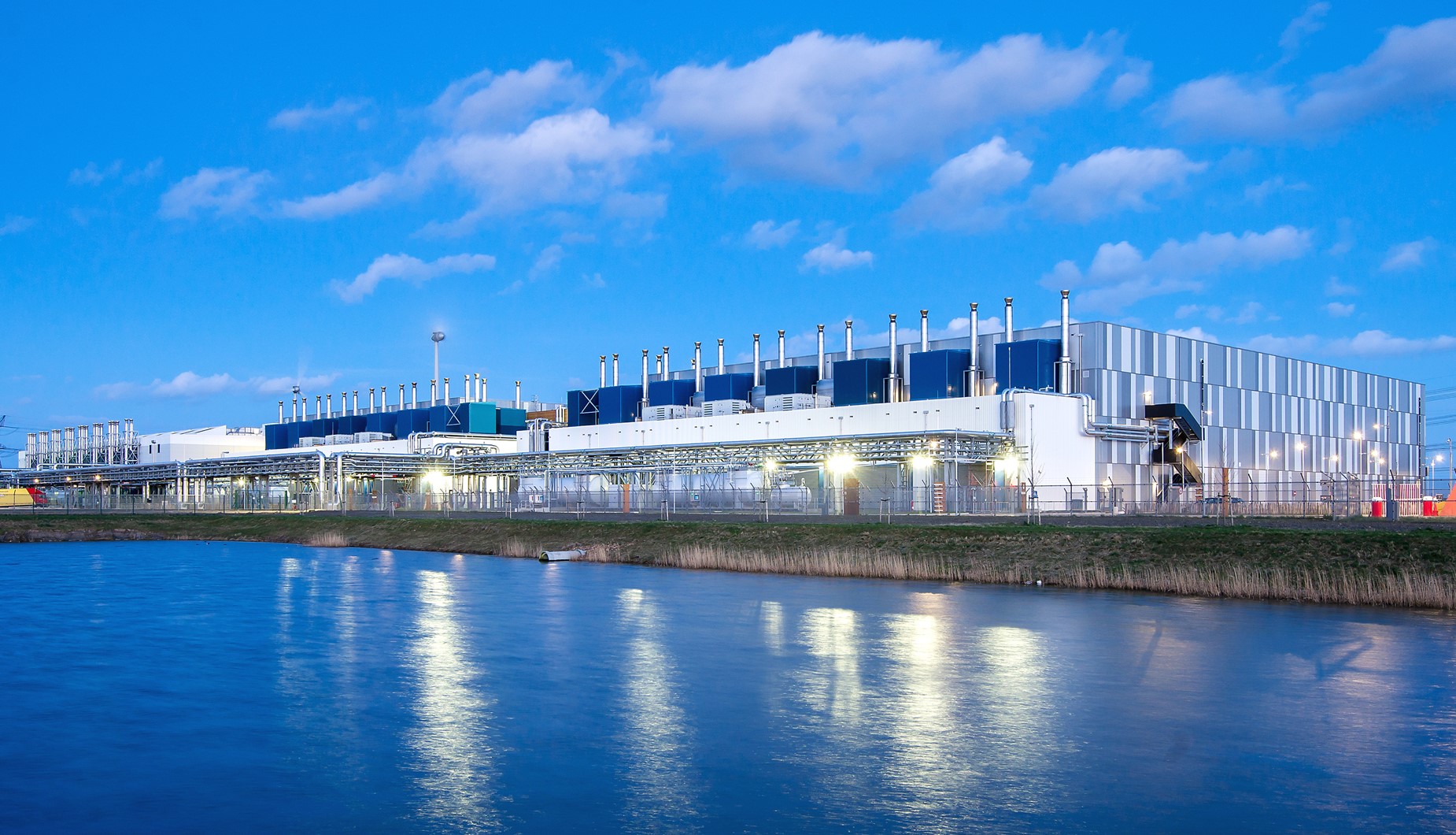 1850x1060_google-data-center
