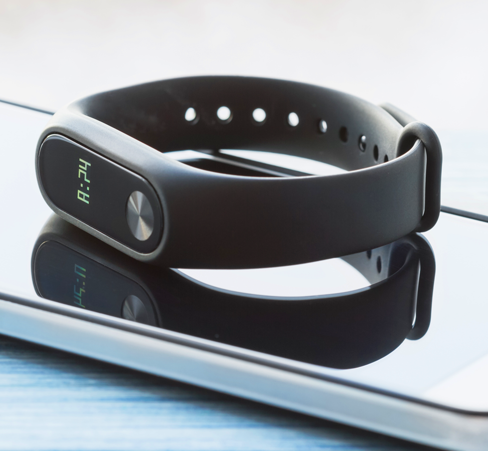 975×900-fitness-watch-activity-tracker