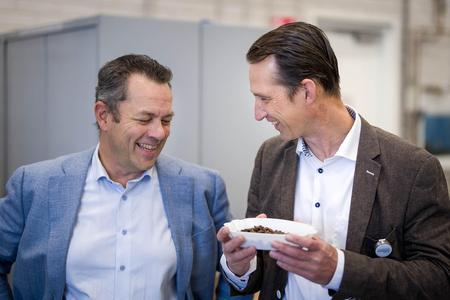 Jeroen,_Klaas_met_gebrande_koffie
